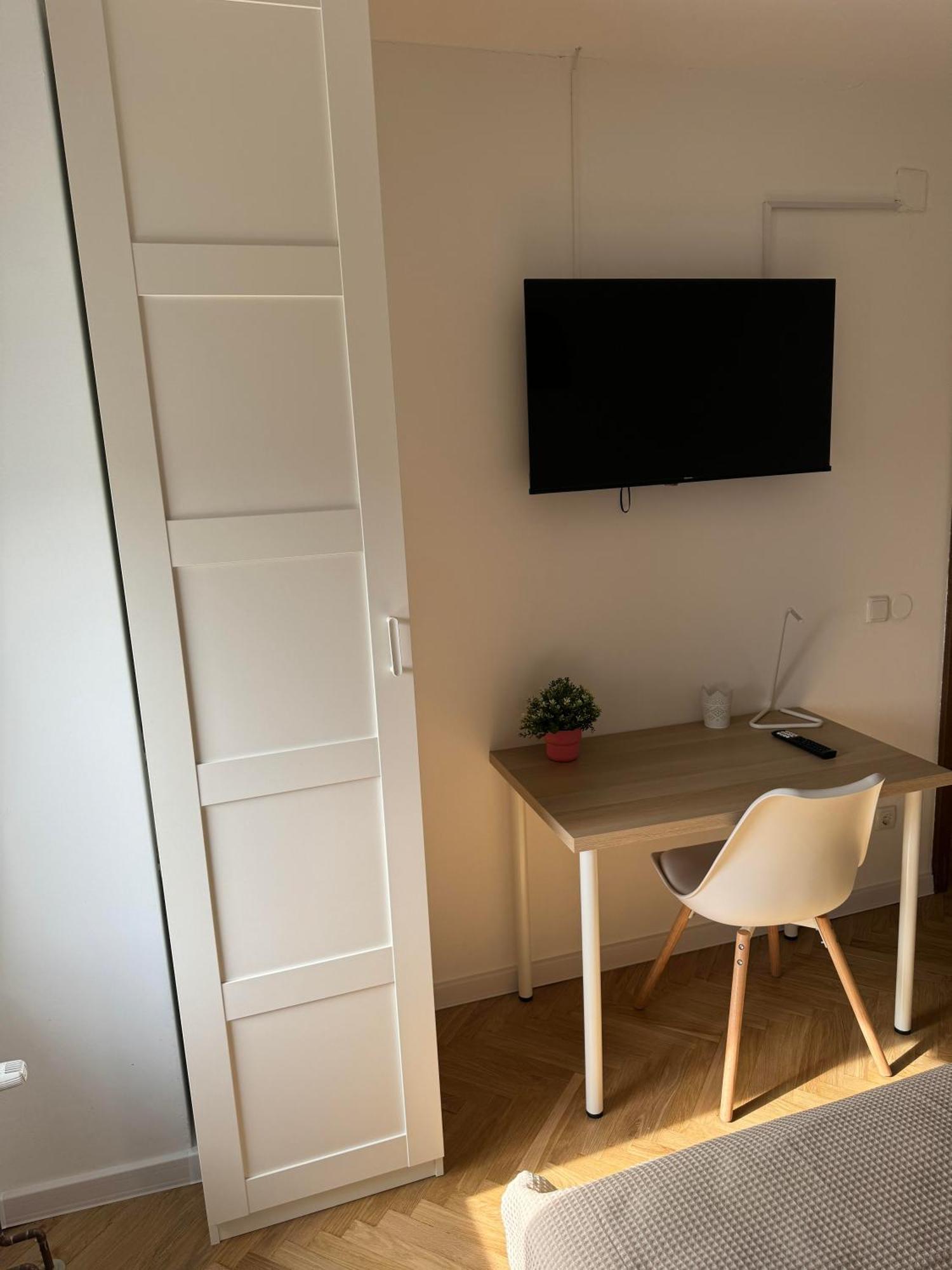 Apartman Tony Deluxe Near Zagreb Airport Velika Gorica Ngoại thất bức ảnh